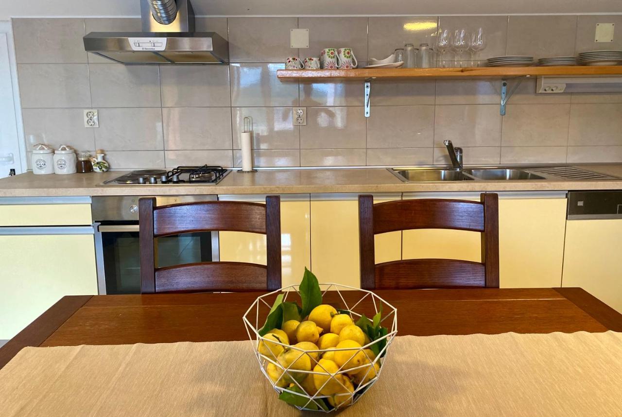 Apartment Luka Zrnovo
