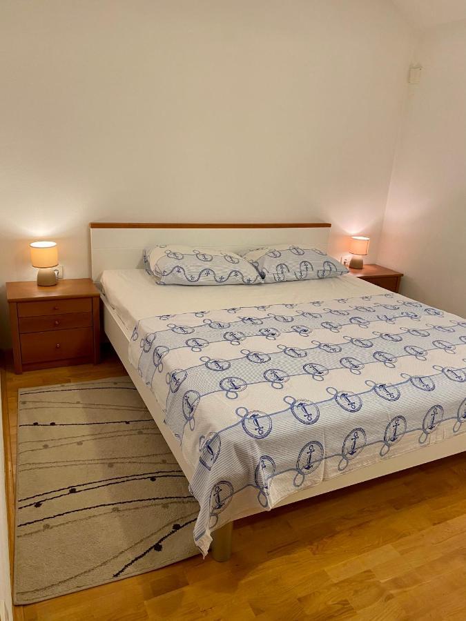 Apartment Luka Zrnovo